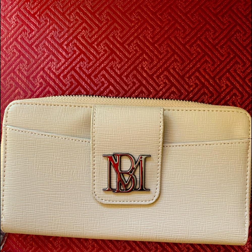 Wallets bag for a women.